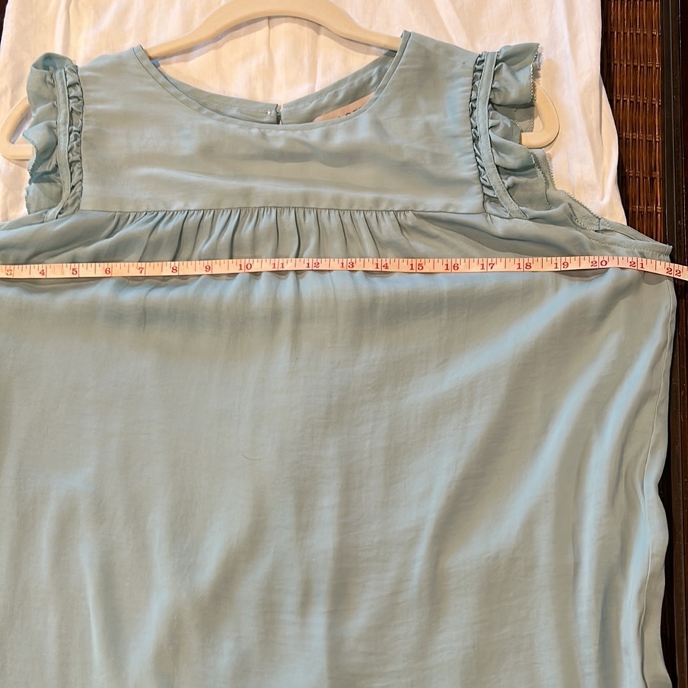 Loft sleeveless Top Size Medium Light Blue High Low Excellent Condition - Picture 5 of 8